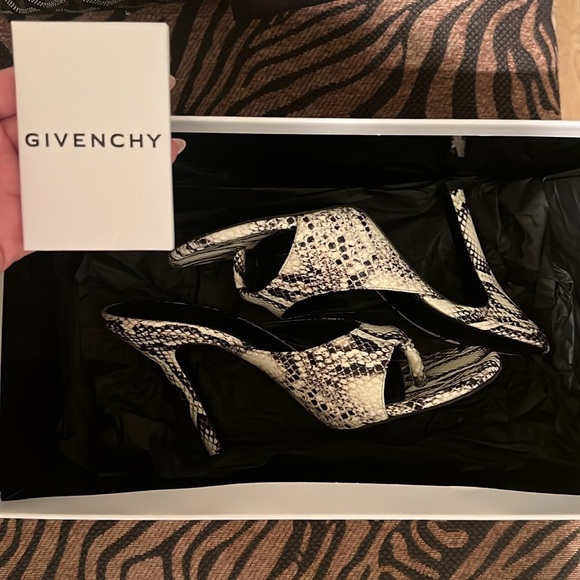 GIVENCHY THONG MULES - Picture 4 of 16